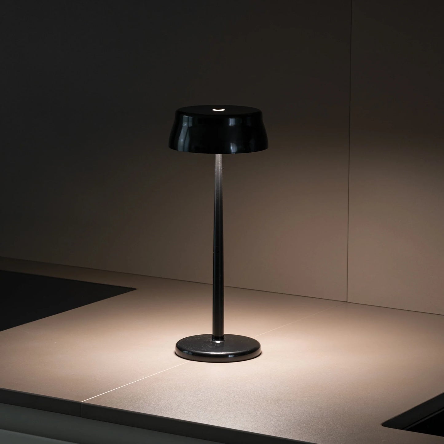 Sister Light Wi-Fi 3K Akku-Tischlampe IP65 Dimmbar Lighting App (Design Federico de Majo) - Zafferano